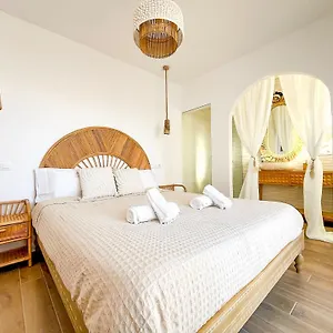 Chakra House Fuerteventura - Affordable In A Cozy Pensión
